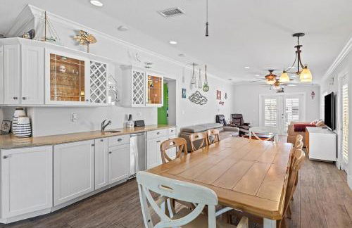 Paradise Cove - Waterfront Private Pool Home, 2 Mins to Open Gulf, 60' Dock - Foto 4