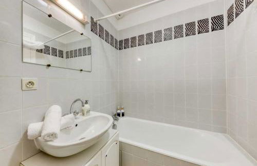 Duplex Cosy I Parking Gratuit I RER 3min I Paris 15min - Foto 4