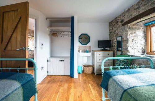 Stunning Converted Granary in Heart of St Davids - Photo 22