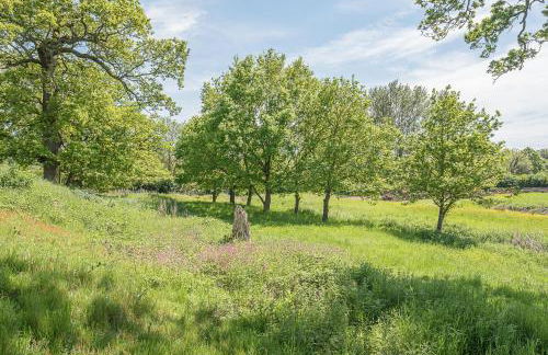 Chapel Cottage at Pond Hall Farm, Stunnning Property with Private Hot Tub, Hadleigh - Foto 74