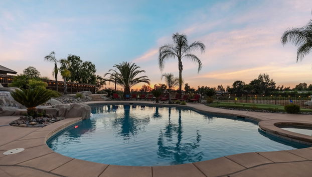 Chardonnay Charm by Avantstay Luxe Group Retreat w Pool Mins to Wineries - Foto 2, Habitación