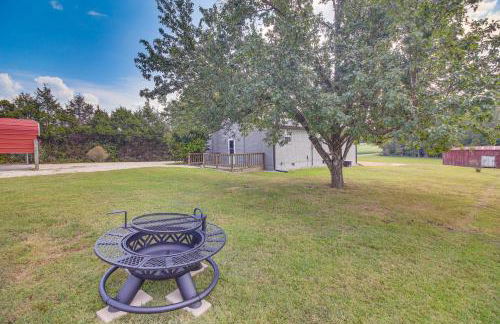 7 Mi to Barren River Lake Quiet Getaway with Yard! - Foto 3