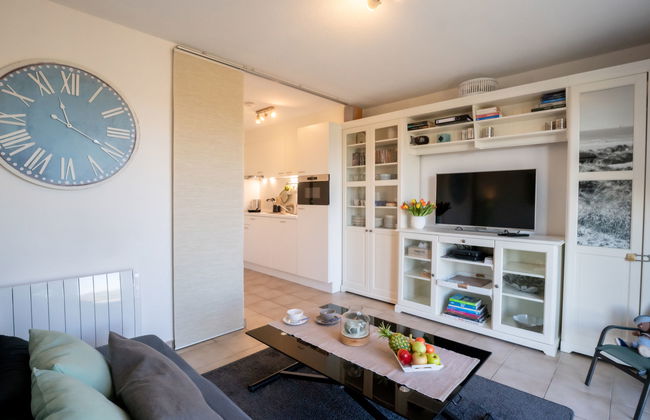 Giuliott with parking and shared pool - Photo 9