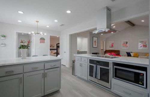 Vibrant Spacious Home w Private Pool and Jacuzzi - Foto 11