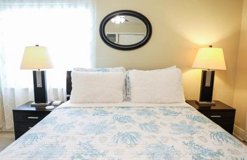 Sunnyside Palms - 2BR, Poolside, 5 min to Beach - Foto 17