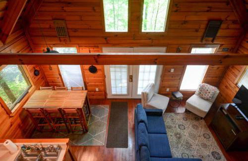 Hot Tub & WiFi - Hidden Chalet Red River Gorge KY - Foto 5