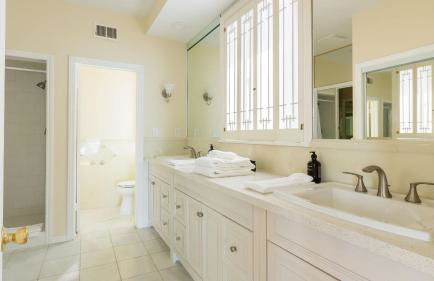 Vista by Avantstay Stunning Estate w/ Views of the Pacific Ocean Pool & Spa - Photo 34