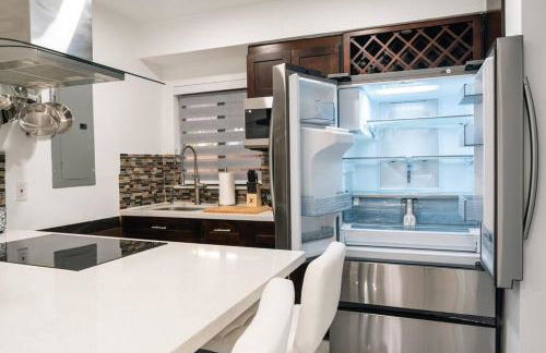 Luxury Retreat 3B ,2Ba POOL , Coral Gables Center - Photo 60