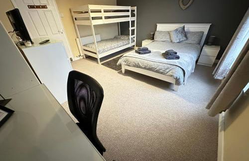 Llanidloes Townhouse-pet-friendly-sleeps 7-Mid Wales - Foto 11