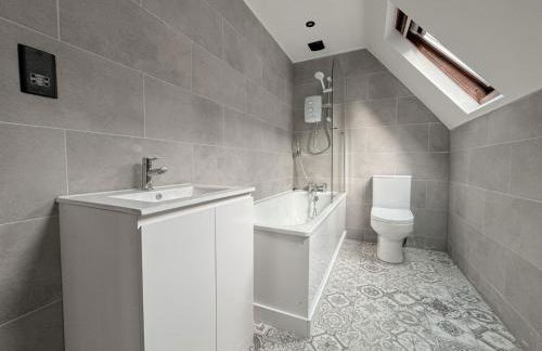 Plush Leeds Bungalow, Free Parking - Foto 7