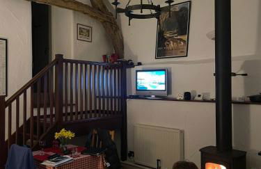 The Cruck Barn, cosy rural escape near The Peak District - Foto 21
