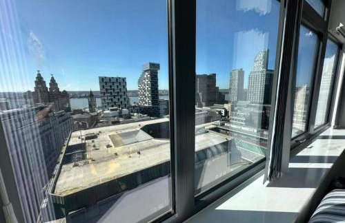 Two Bedroom City View Apartment Liverpool by StaySavvy Accommodation - Photo 6