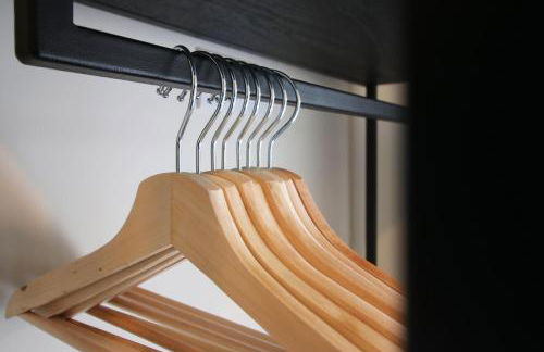 LUXURY 4 Bedroom 4 Ensuite Home in Penarth (Pool Table Games Room & BBQ Garden) with Sea Views - Photo 67