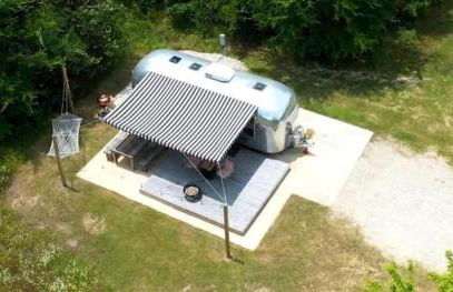 Restored Beautiful Airstream Fully Equipped with Incredible Outdoor Living in Texas - Foto 43