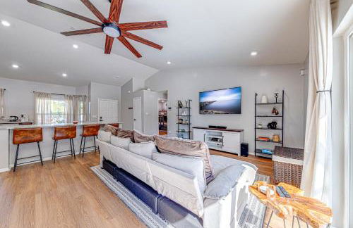 Beautiful home, centrally located to Parks with Pool - Foto 7