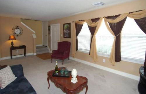 Enjoy Vacation in a Quiet Area with Huge Backyard - Foto 10