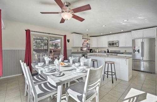 Peaceful Getaway with Private Hot Tub and Mtn Views! - Foto 8