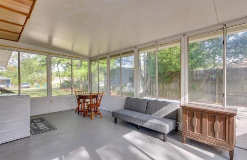 Sunny Fort Walton Beach Vacation Rental with Yard! - Foto 25