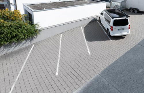 Apart4me Modern Apartment Geislingen zentral mit Parkplatz - Foto 37