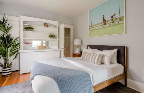 Stay Portland - Portland Classic - Parks, Eateries & Local Shops - Photo 1