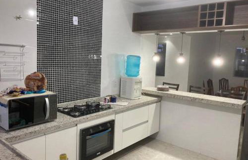 Casa com piscina, grande e espaçosa no Condomínio dos Pássaros - Foto 7