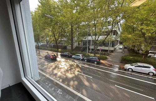 Spacious Apartment with Balcony - nearby Schlosspark - APOLONIAliving - Foto 67