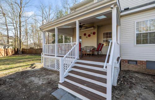 Elegant Retreat Spacious with Outdoor Fireplace - Foto 35