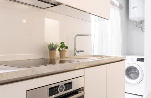 Petite Town Hall Apartment by Konnect, Old Corfu Town - Photo 14