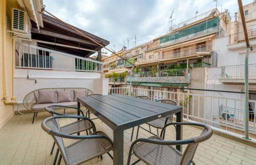 Bright & Contemporary Home with Balcony in Vibrant Piraeus - Foto 10