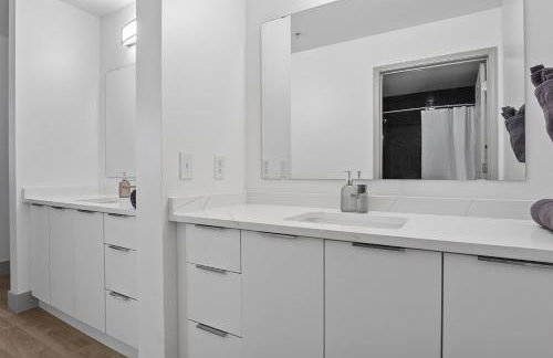 Cozy Urban Getaway - Free Parking, Gym, Stadium - Foto 35