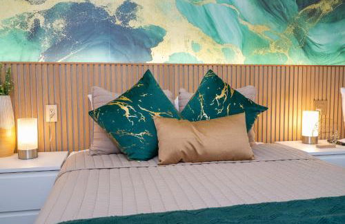 Emerald Luxe Lakeview 6 min to EPIC Universe - Foto 33