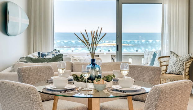 Apartment w Sea Views by Camps Bay Beach Kyanos - Photo 3, Room