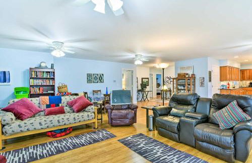 Waterfront Gladwin Home with Deck and Fire Pit! - Foto 6