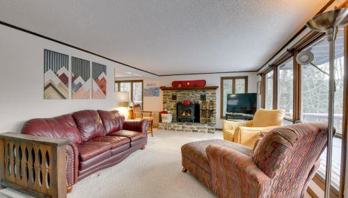 Pet-Friendly Home with Deck 4 Mi to Jay Peak Resort - Foto 2