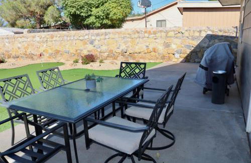 Modern Mini Golf Oasis - Foto 61