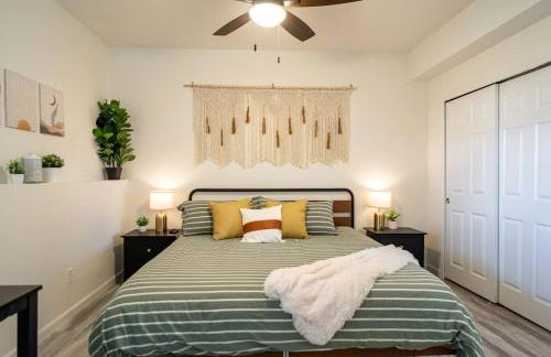 Stylish Luxury Suite: Hot Tub, Mini Golf, MT-Views - Apartment - Foto 25