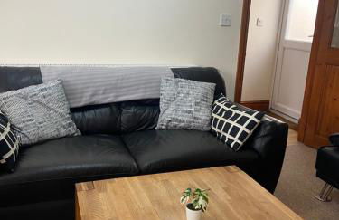 Two Bedroom Bungalow No2 - Secure Gated Parking - Foto 7