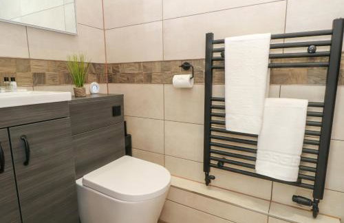 Meadow Manor And Spa - Photo 77