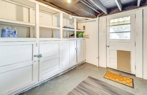 Game Room and Fire Pit West Mifflin Home! - Foto 27