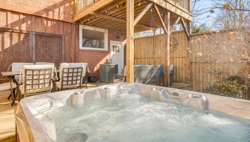 Private Hot Tub, Steps to Main St Saluda Retreat - Foto 3