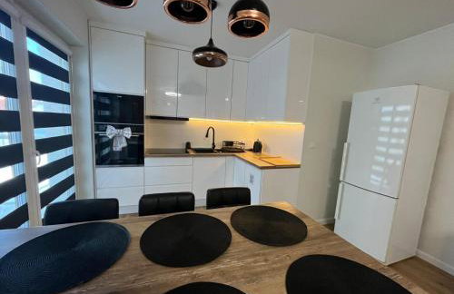 Apartament w Centrum z wanną z hydromasażem - Foto 11