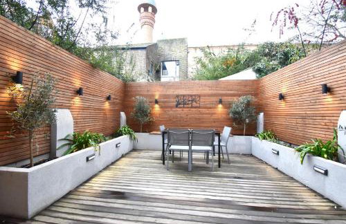 Stunning 2 bed apartment - Photo 24