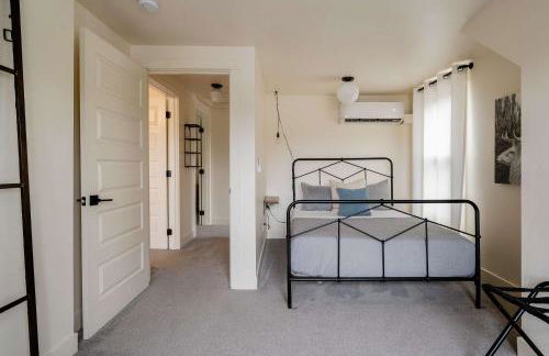 Stay Portland - Restored Farmhouse & Backyard Tiny House Village - Photo 29