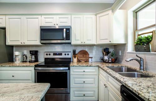 Elegant End Condo Fireplace Community Amenities - Foto 15