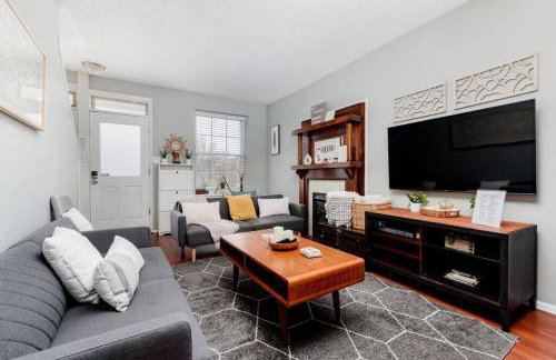 Beautiful 6BR 2 Kitchens Duplex By StayStLouis - Foto 12