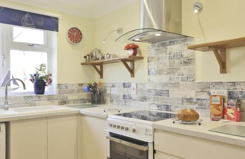 Sparrows, Wangford nr Southwold - Photo 3