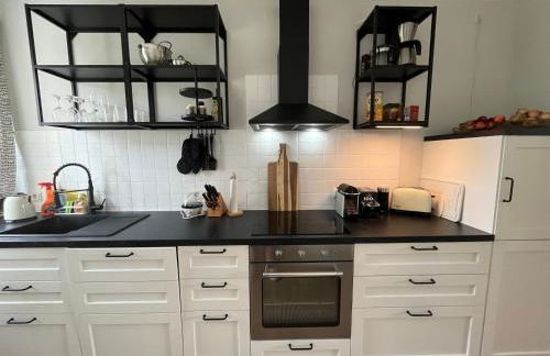 Beste Lage mit Warnowblick - großer Balkon, zwei Schlafzimmer, Aufzug, Stellplatz - Foto 25