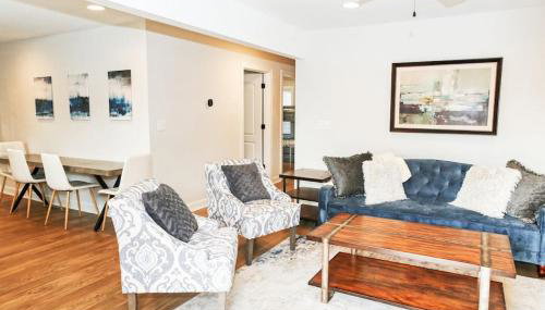 Three Bedroom Outdoorsy Escape in Huntersville - Foto 5