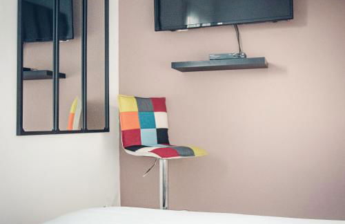 Studio cosy les pieds dans l'eau, climatisé, Parking privé, Vue montagne - Foto 4