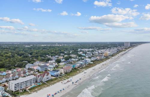 Newly Renovated Condo with Beach access steps away - Foto 53